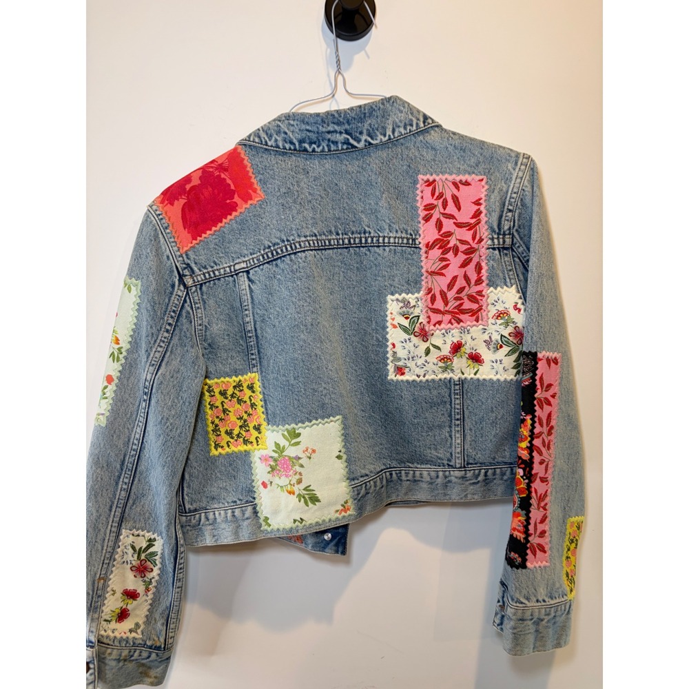 Alice + Olivia Jeans Patchwork Cropped Denim Jacket Light Wash Floral - Picture 7 of 9